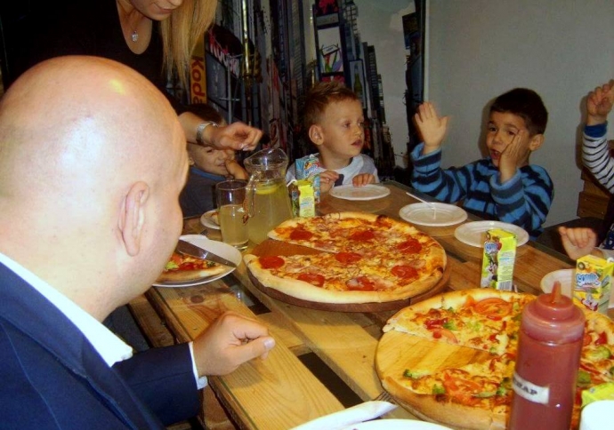 4/7 Niesamowite przyjęcie w Dream Burgerze 