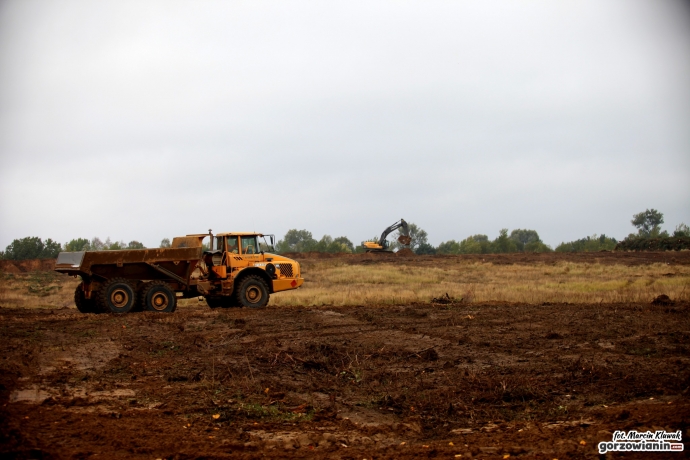 3/7 Biedronka buduje swoje centrum