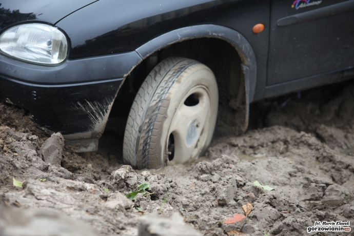 5/9 Corsa wjechała na plac budowy