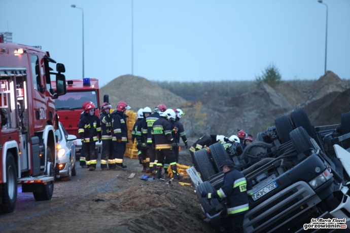4/16 Wypadek ciężarówki przewożącej indyki