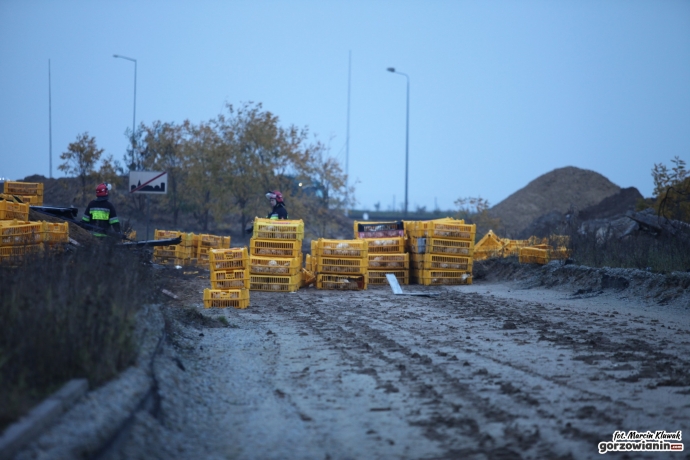 8/16 Wypadek ciężarówki przewożącej indyki