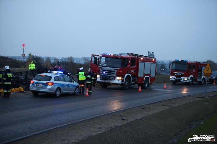 11/16 Wypadek ciężarówki przewożącej indyki