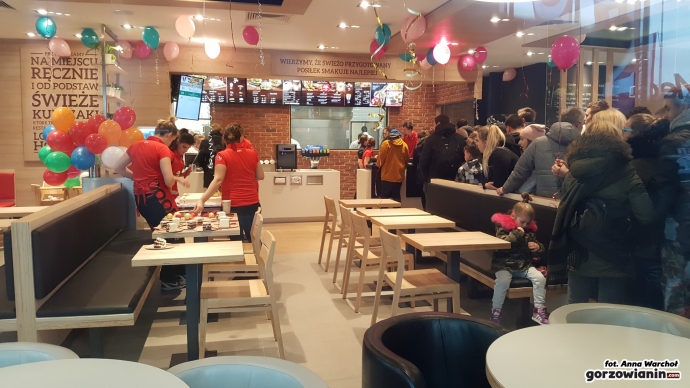 3/10 Otwarcie KFC przy Myśliborskiej