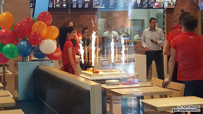 4/10 Otwarcie KFC przy Myśliborskiej