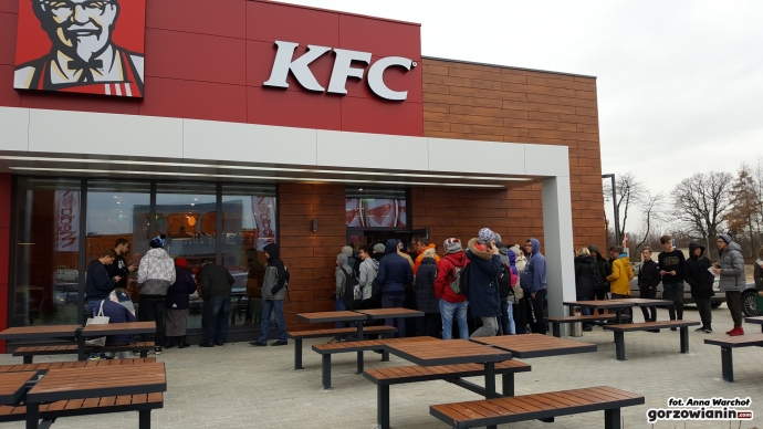 9/10 Otwarcie KFC przy Myśliborskiej