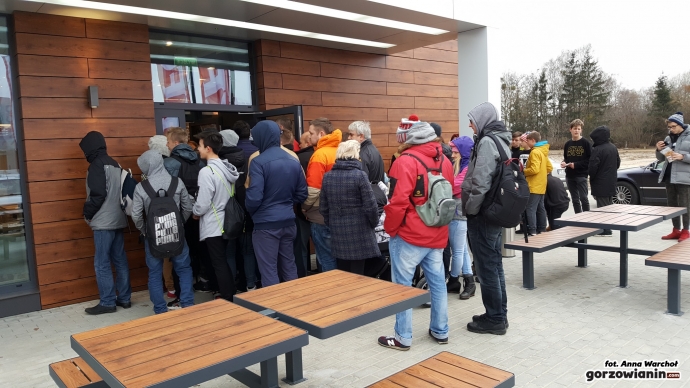 10/10 Otwarcie KFC przy Myśliborskiej