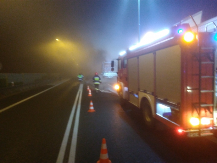 7/8 Spalony bus na ekspresówce