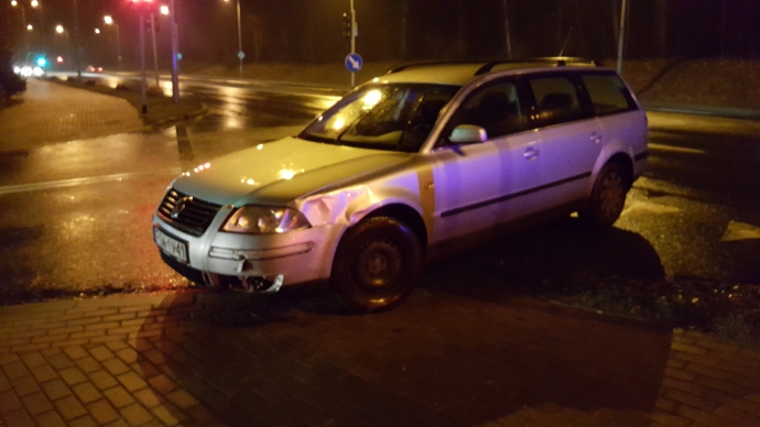 6/6 Zderzenie dwóch aut przy Słowiańskiej