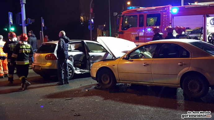 3/7 Zderzenie volkswagena i forda