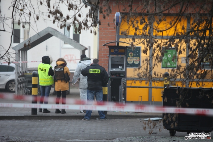 8/10 Bankomat wyleciał w powietrze