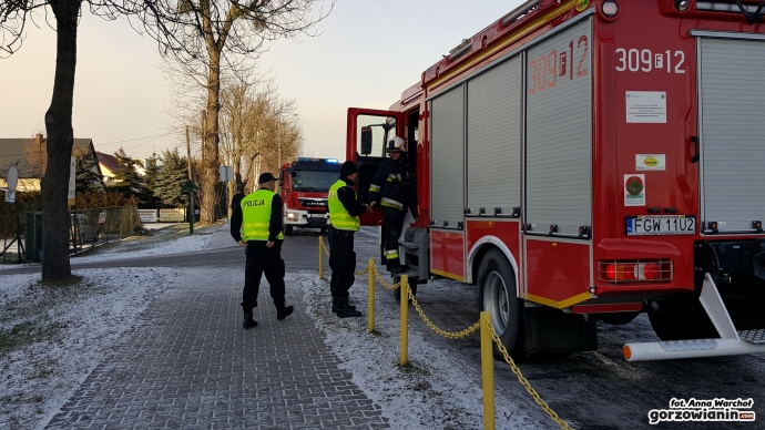 3/7 Alarm w szkole w Deszcznie