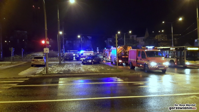 10/11 Roztrzaskany radiowóz na rondzie Solidarności