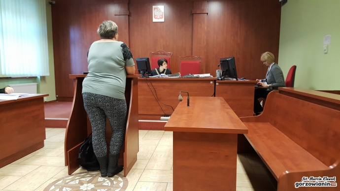 4/8 Rozprawa Mai w sądzie