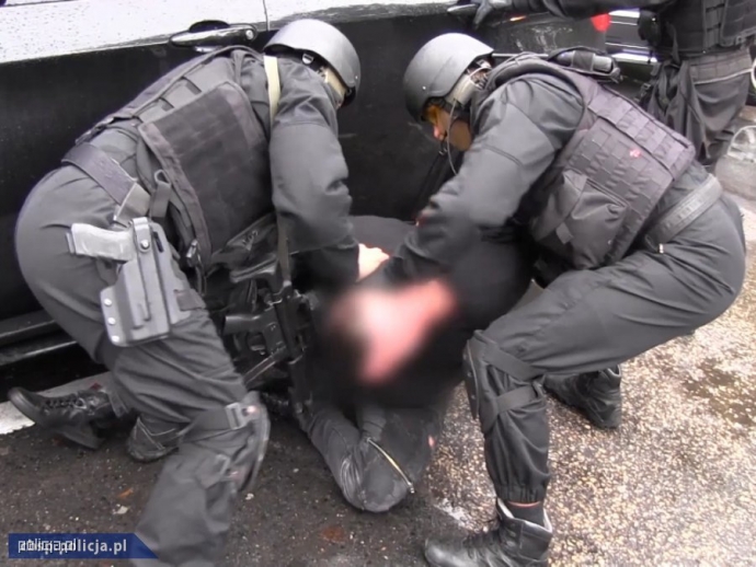 6/6 CBŚ rozbiło gang złodziei samochodów