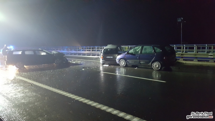 12/12 Zderzenie czterech aut na obwodnicy