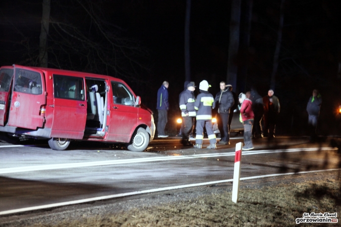 5/8 Czołówka busa i osobówki