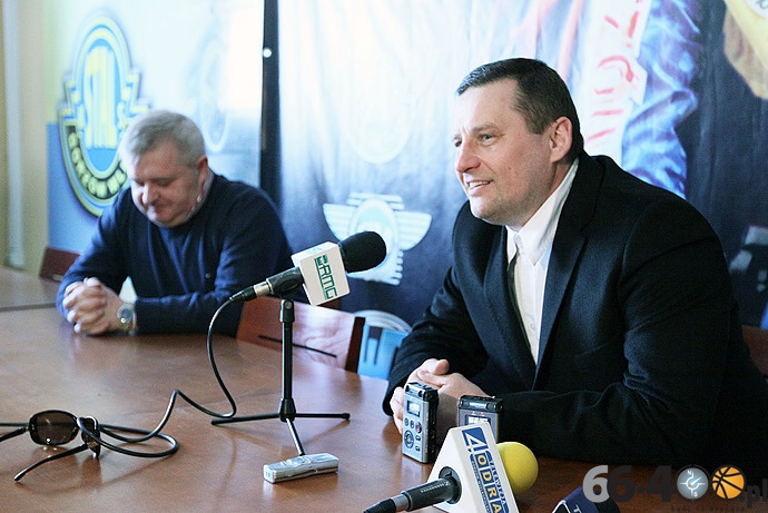 1/21 Przebudowa stadionu żużlowego - 28.02.2011r. oraz konferencja o nazwie dla stadionu.