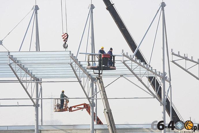 19/21 Przebudowa stadionu żużlowego - 28.02.2011r. oraz konferencja o nazwie dla stadionu.