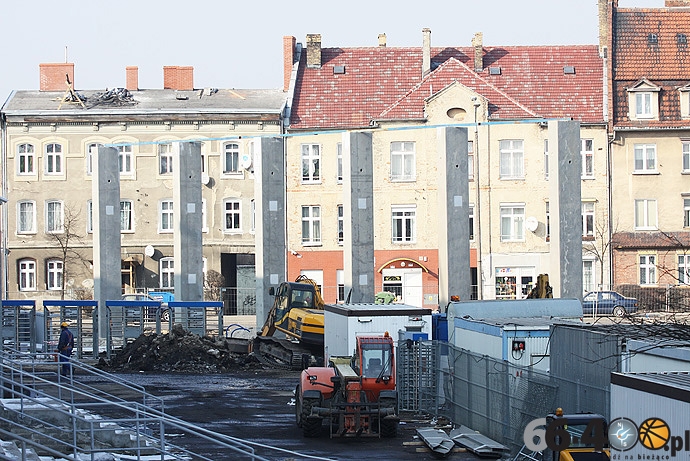 21/21 Przebudowa stadionu żużlowego - 28.02.2011r. oraz konferencja o nazwie dla stadionu.
