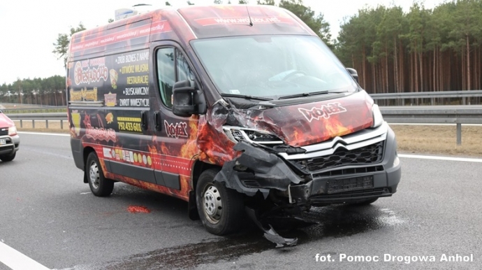 3/8 Bus wjechał w osobówkę na S3