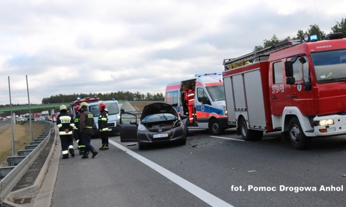 5/8 Bus wjechał w osobówkę na S3