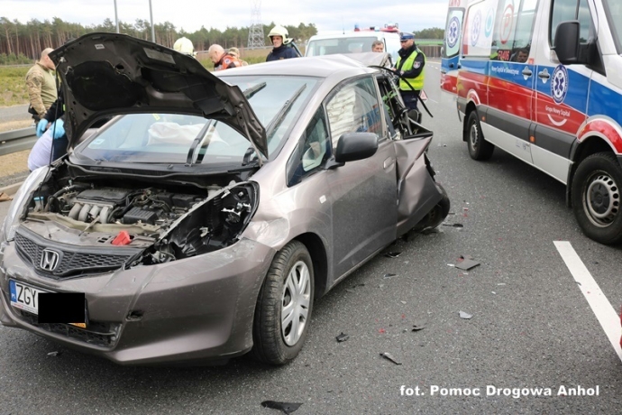 6/8 Bus wjechał w osobówkę na S3