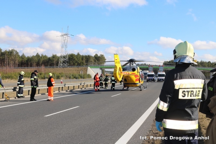 8/8 Bus wjechał w osobówkę na S3