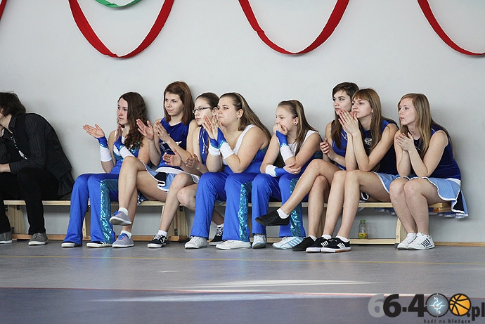 4/42 Mecz pokazowy GSPR w nowo otwartej hali sportowej w Deszcznie