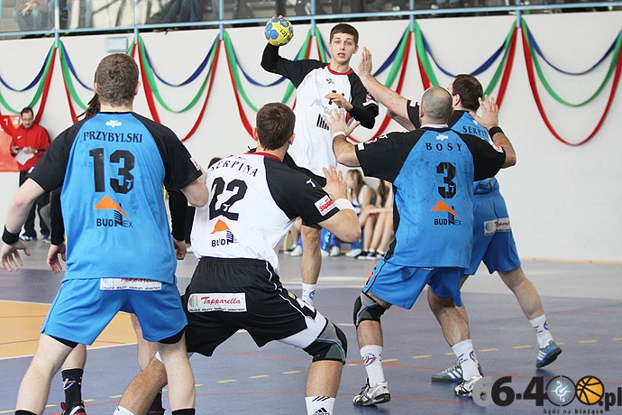 7/42 Mecz pokazowy GSPR w nowo otwartej hali sportowej w Deszcznie