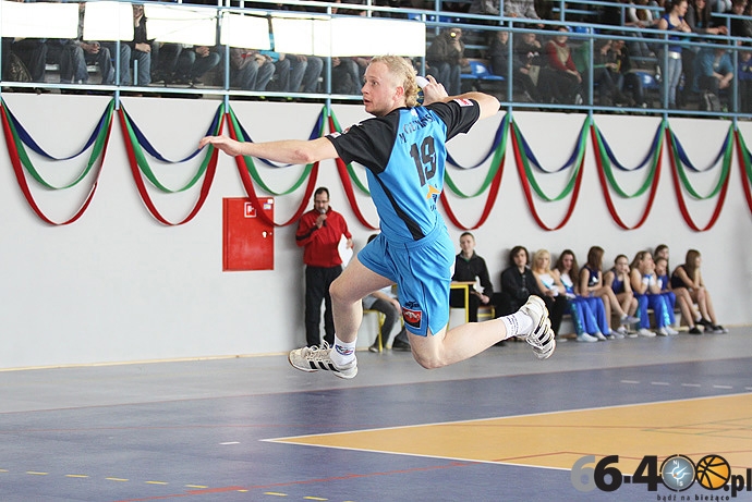 17/42 Mecz pokazowy GSPR w nowo otwartej hali sportowej w Deszcznie