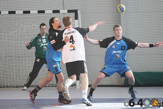 18/42 Mecz pokazowy GSPR w nowo otwartej hali sportowej w Deszcznie