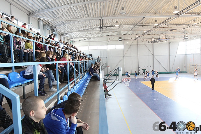 24/42 Mecz pokazowy GSPR w nowo otwartej hali sportowej w Deszcznie