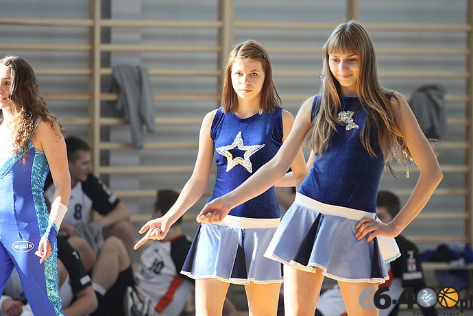 26/42 Mecz pokazowy GSPR w nowo otwartej hali sportowej w Deszcznie