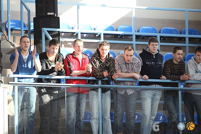 29/42 Mecz pokazowy GSPR w nowo otwartej hali sportowej w Deszcznie