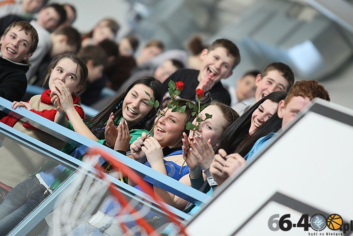 41/42 Mecz pokazowy GSPR w nowo otwartej hali sportowej w Deszcznie