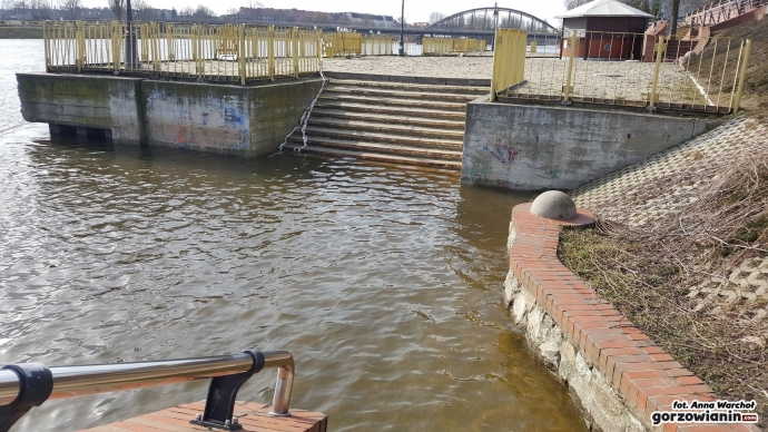 5/11 Zalana dolna część bulwaru