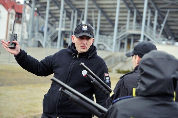 3/12 Ćwiczenia policjantów na Jancarzu