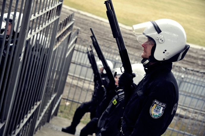12/12 Ćwiczenia policjantów na Jancarzu