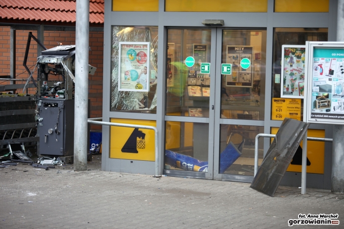 17/18 Bankomat wyleciał w powietrze
