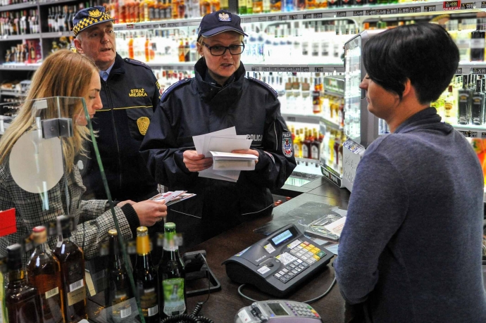 2/5 Kontrole punktów sprzedaży alkoholu