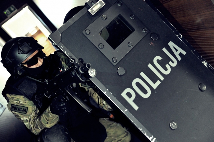 16/39 Desperat sterroryzował gorzowską uczelnię