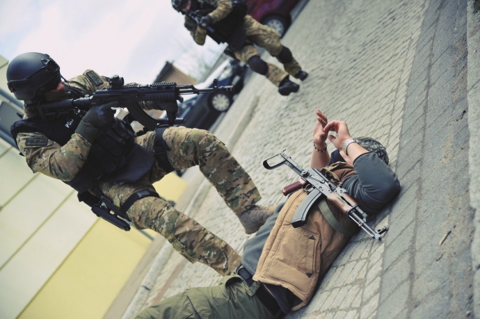 18/39 Desperat sterroryzował gorzowską uczelnię