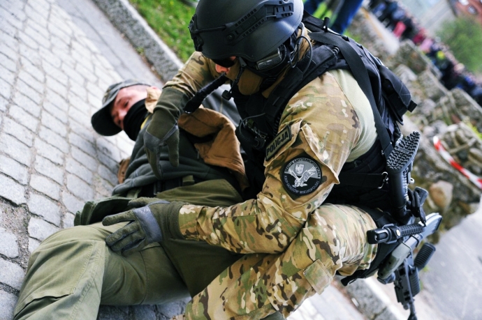 21/39 Desperat sterroryzował gorzowską uczelnię