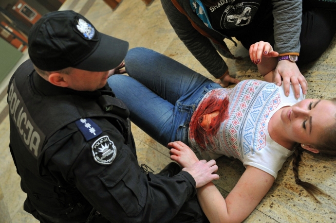 37/39 Desperat sterroryzował gorzowską uczelnię