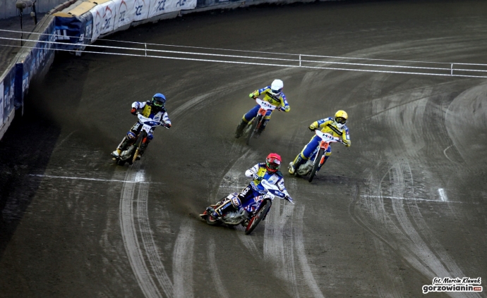 7/47 Stal wygrywa w Toruniu!