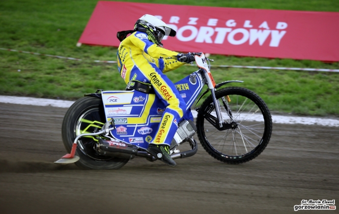 15/47 Stal wygrywa w Toruniu!