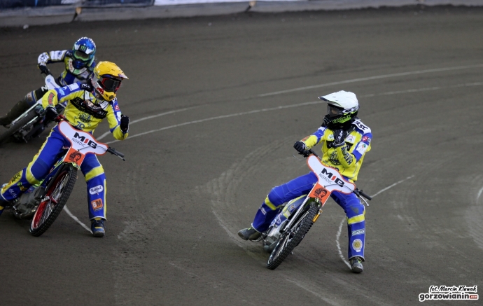 16/47 Stal wygrywa w Toruniu!