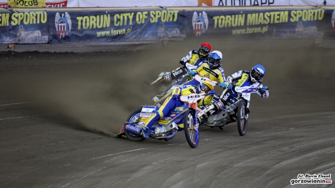 19/47 Stal wygrywa w Toruniu!