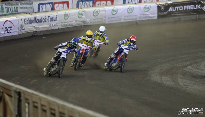 26/47 Stal wygrywa w Toruniu!