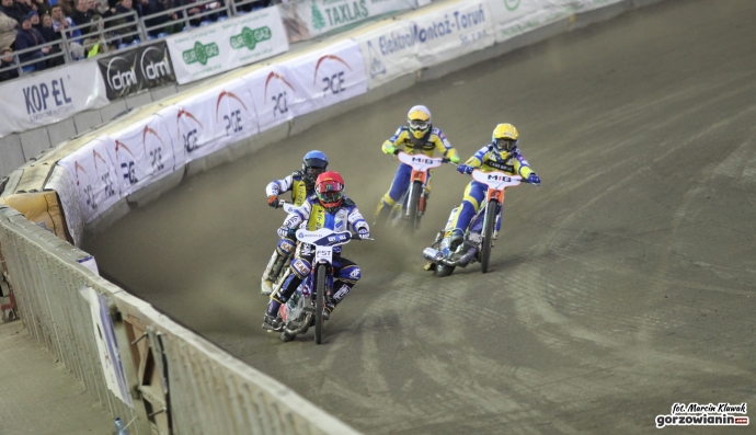 35/47 Stal wygrywa w Toruniu!